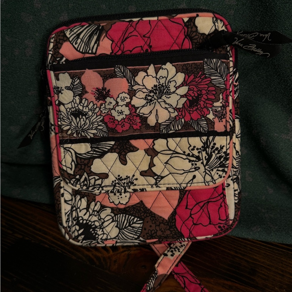 Vera Bradley Mocha Rouge Crossbody 7.5" H x 6" W x 58.5" Strap